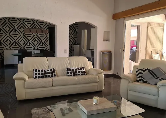 Ste Maxime 5 Etoiles Piscine Chauffee Et Jacuzzi Villa *