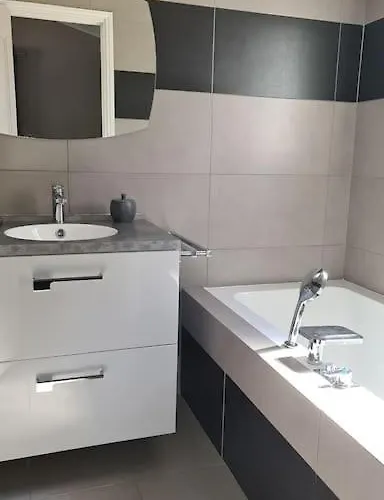 Villa Ste Maxime 5 Etoiles Piscine Chauffee Et Jacuzzi Sainte-Maxime