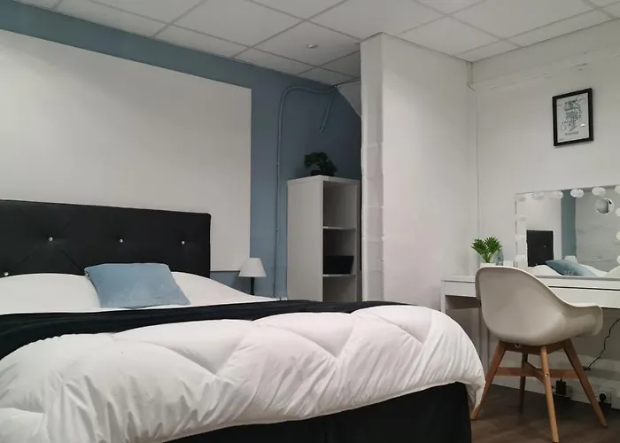 Ste Maxime 5 Etoiles Piscine Chauffee Et Jacuzzi *