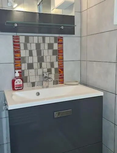 Ste Maxime 5 Etoiles Piscine Chauffee Et Jacuzzi Sainte-Maxime