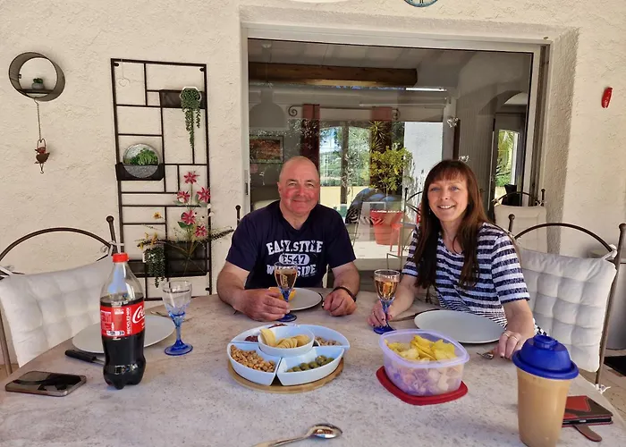 Villa Ste Maxime 5 Etoiles Piscine Chauffee Et Jacuzzi