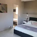 Ste Maxime 5 Etoiles Piscine Chauffée Et Jacuzzi Villa Sainte-Maxime