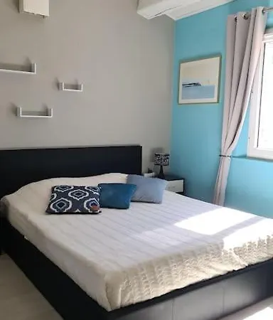 Ste Maxime 5 Etoiles Piscine Chauffee Et Jacuzzi *