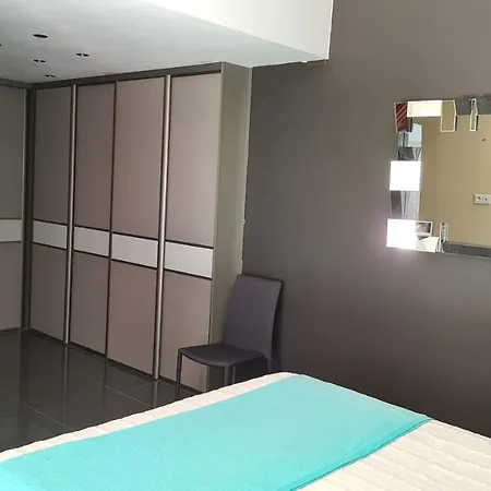 Ste Maxime 5 Etoiles Piscine Chauffee Et Jacuzzi * Sainte-Maxime