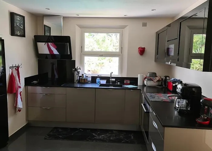 Ste Maxime 5 Etoiles Piscine Chauffee Et Jacuzzi Villa *