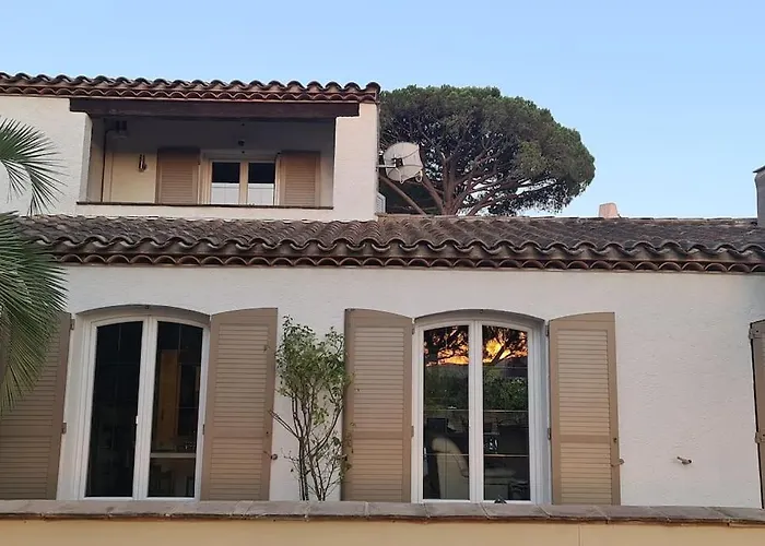 Ste Maxime 5 Etoiles Piscine Chauffée Et Jacuzzi Villa *