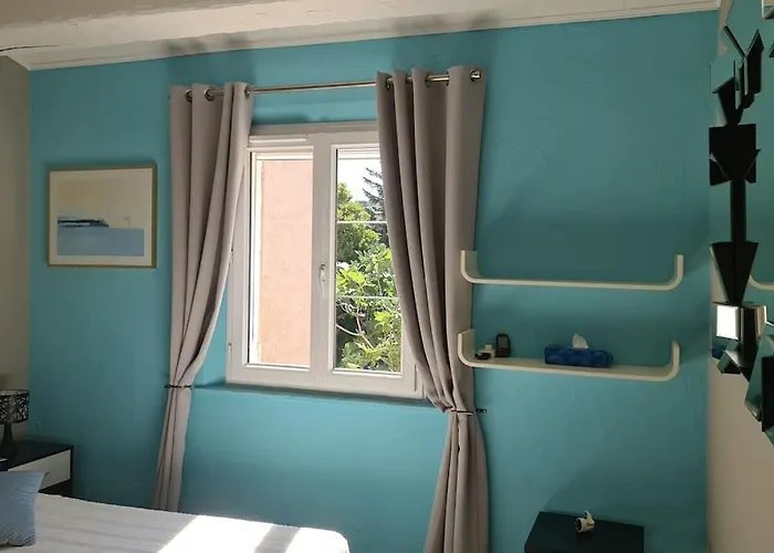 Villa Ste Maxime 5 Etoiles Piscine Chauffee Et Jacuzzi *