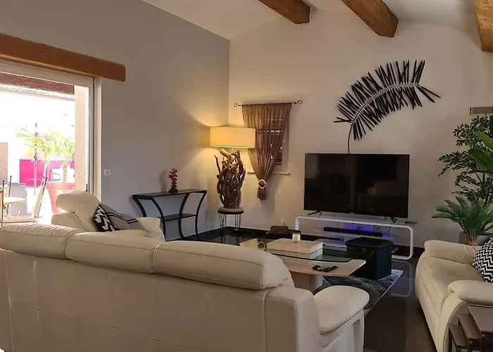 Villa Ste Maxime 5 Etoiles Piscine Chauffée Et Jacuzzi *