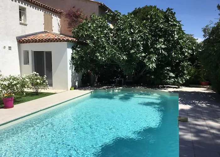 Ste Maxime 5 Etoiles Piscine Chauffee Et Jacuzzi Villa