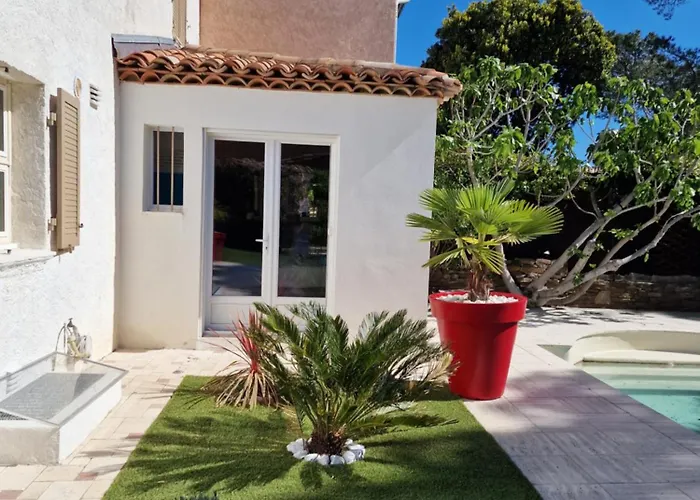 Ste Maxime 5 Etoiles Piscine Chauffée Et Jacuzzi Villa