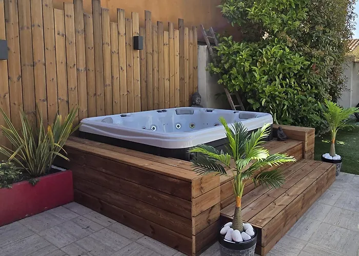 Villa Ste Maxime 5 Etoiles Piscine Chauffée Et Jacuzzi